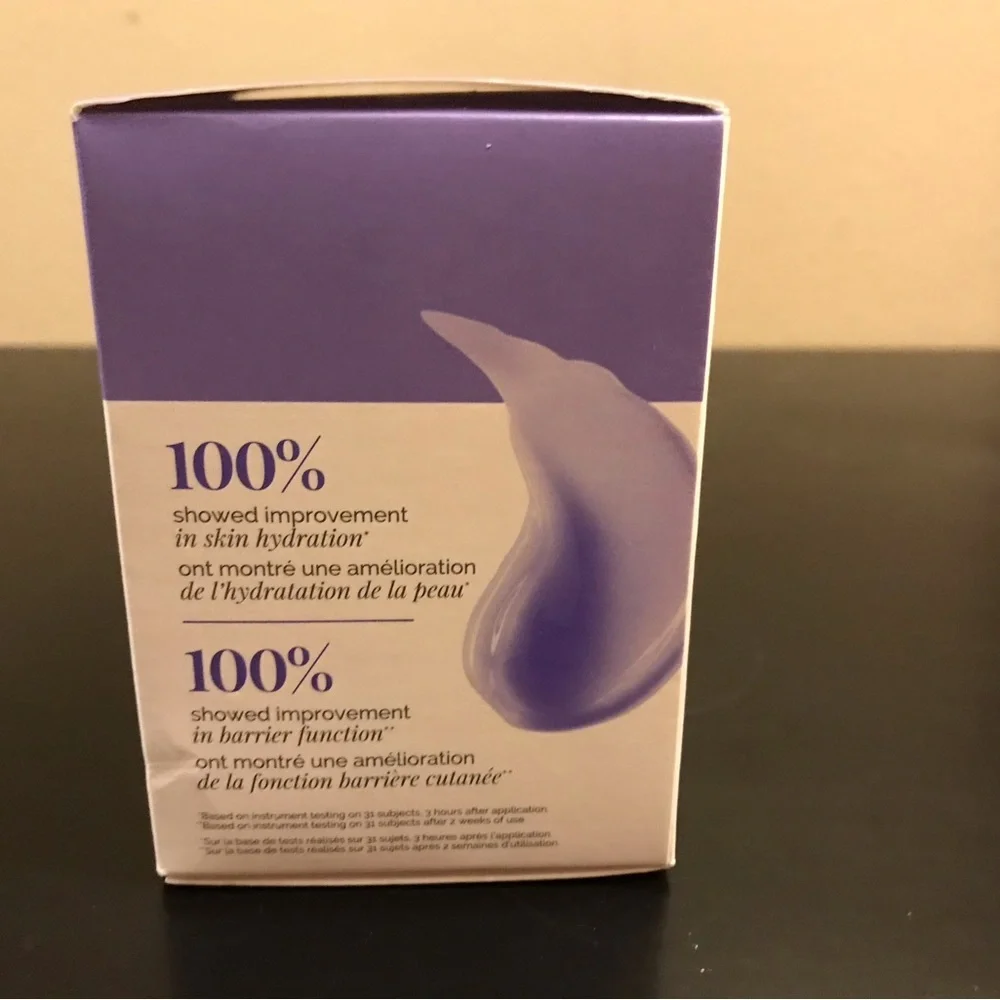 StriVectin Moisture Magnet Gel Cream - Purple and White